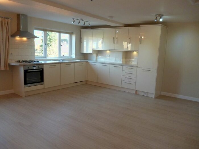 2 Bedroom Flat To Rent In Churchill Road, Bicester, Oxon, OX26