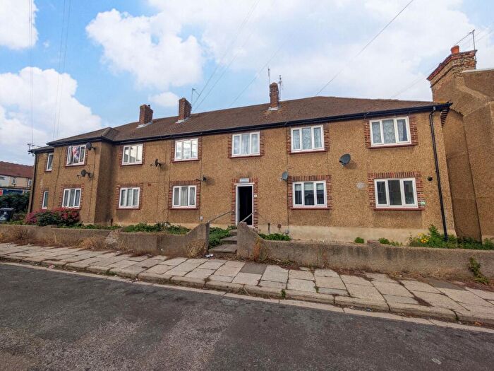3 Bedroom Apartment To Rent In Alfred House, Alfred Road, Gravesend, Kent, DA11