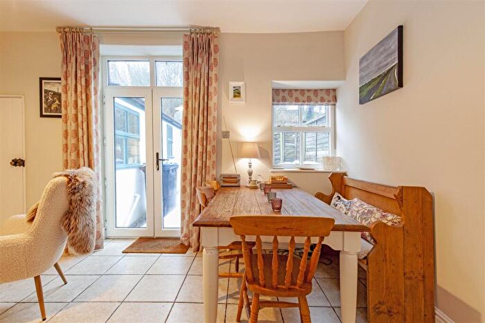 3 Bedroom Terraced House For Sale In Queen Street, Tideswell, Buxton, SK17
