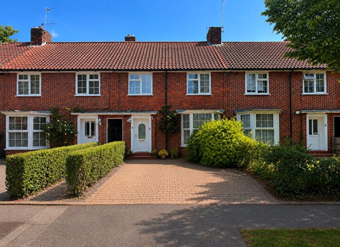 3 Bedroom Terraced House For Sale In Springfields, Welwyn Garden City, AL8