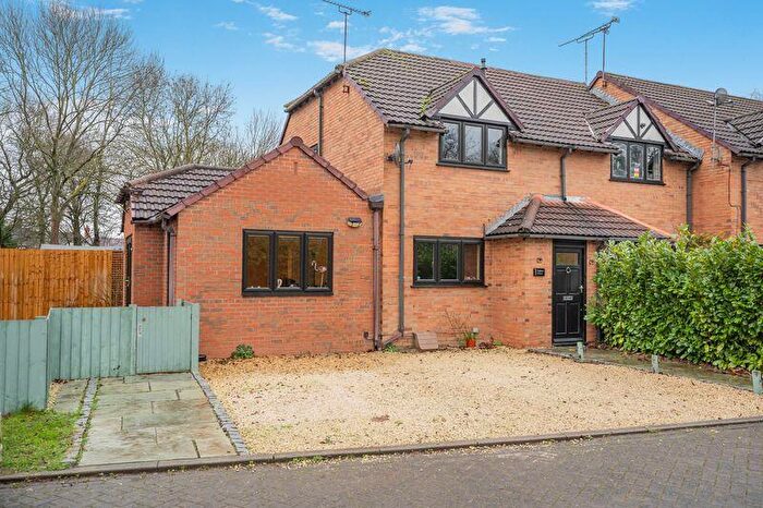 2 Bedroom Mews For Sale In Pulford, Cheshire, CH4