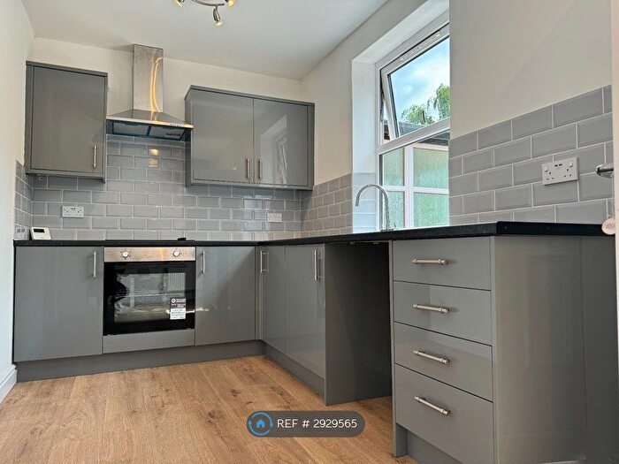 2 Bedroom Semi-Detached House To Rent In Oakwood Avenue, Wakefield, WF2