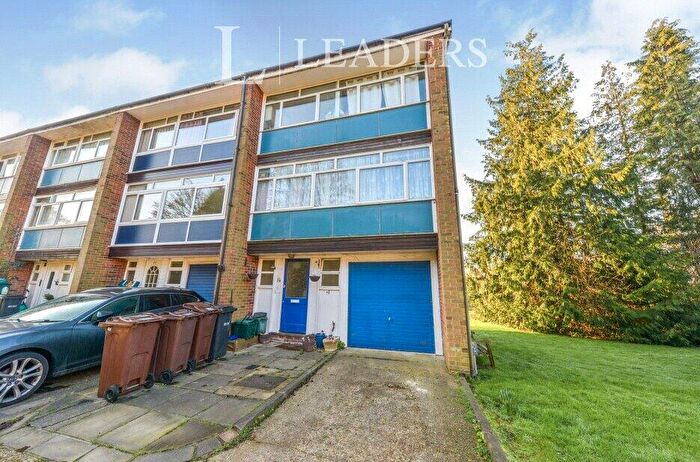 1 Bedroom Flat To Rent In Abbots Park, AL1