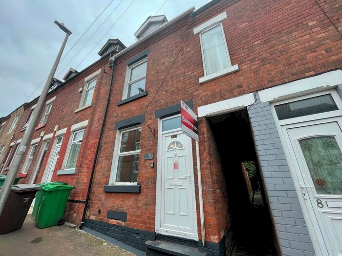 2 Bedroom House To Rent In Grundy Street, NG7