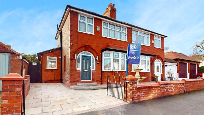 3 Bedroom Semi-Detached House For Sale In Oliver Road, Grange Park, St Helens, WA10