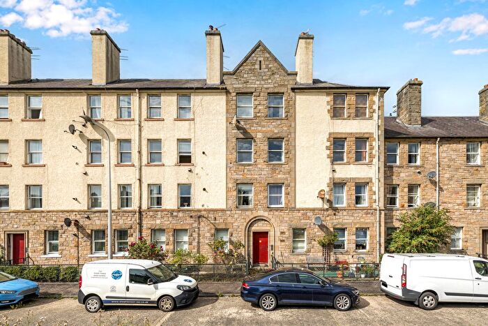 2 Bedroom Flat For Sale In / Piershill Square West, Piershill, Edinburgh, EH8