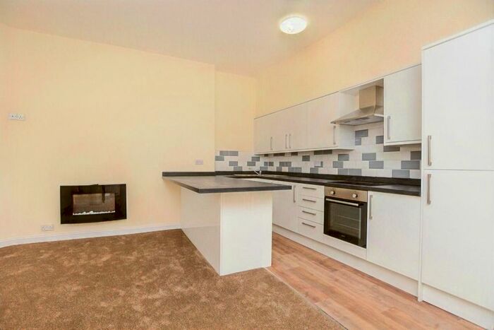 1 Bedroom Flat To Rent In Cambridge Road, Plymouth, Devon, PL2