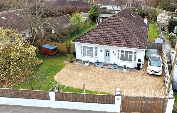 4 Bedroom Detached Bungalow For Sale In New Road, Bournemouth, BH10
