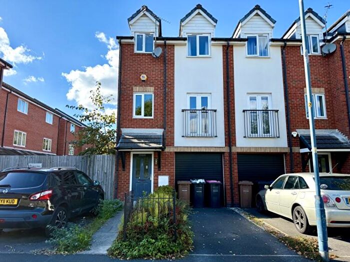 3 Bedroom Town House For Sale In Cambridge Place Salford, M5