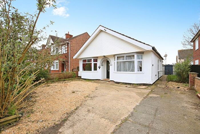 3 Bedroom Bungalow For Sale In Peterborough Road, Farcet, Peterborough, Cambridgeshire, PE7