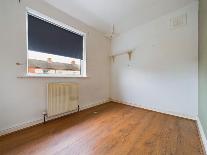 3 Bedroom End Of Terrace House For Sale In Dale Avenue, Carlton, Nottingham, NG4