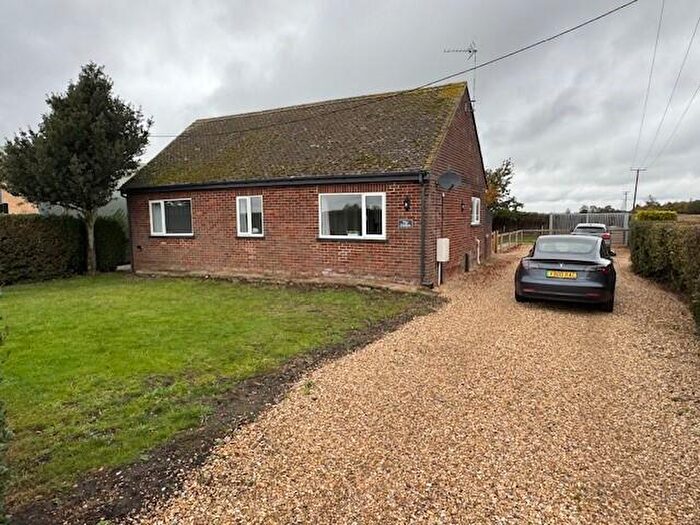 2 Bedroom Detached Bungalow To Rent In The Hollies, Middle Road, March, Cambridgeshire, PE15