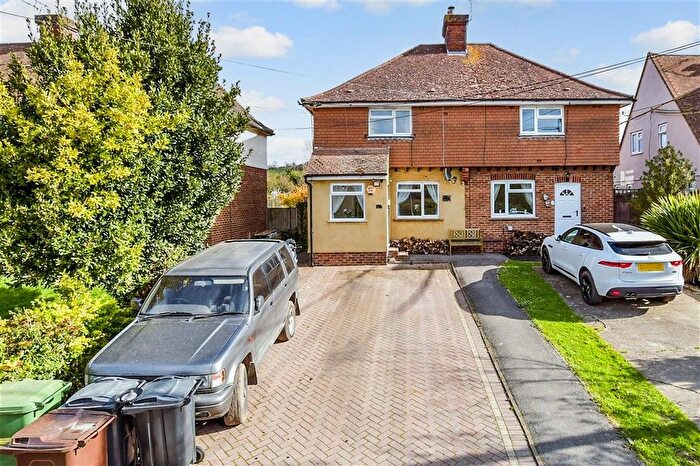 3 Bedroom Semi-Detached House For Sale In Kenward Road, Yalding, Maidstone, Kent, ME18