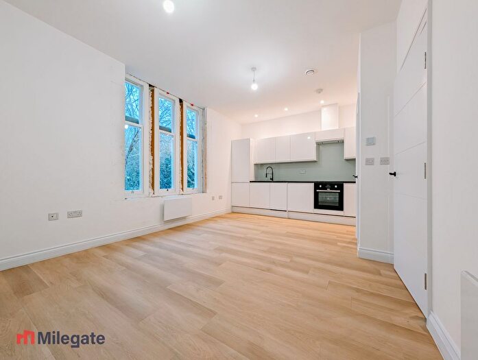 1 Bedroom Flat To Rent In High Street, Beckenham, BR3