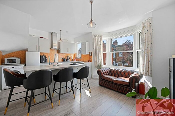 4 Bedroom Flat For Sale In West Ella Road, London, NW10