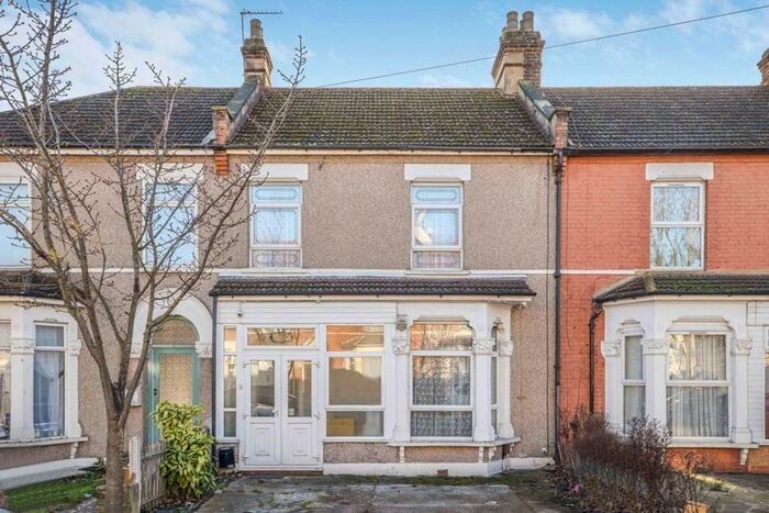 3 Bedroom Property To Rent In Bedford Road, Ilford, IG1