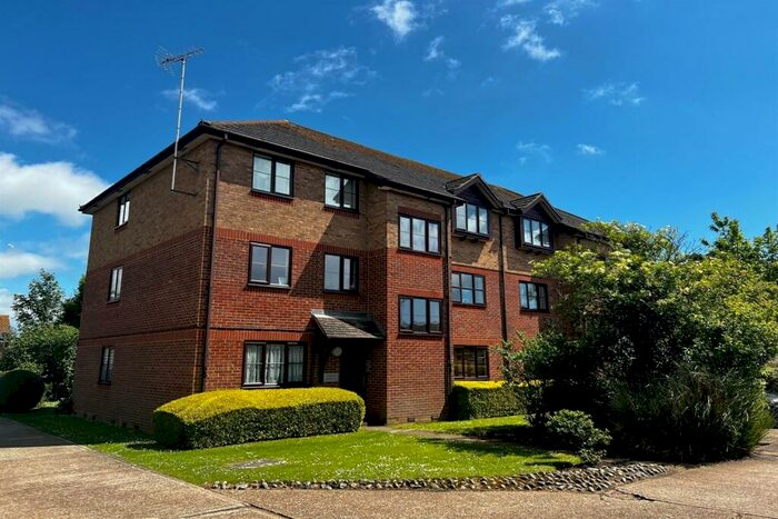 1 Bedroom Flat To Rent In Dorking Court, Copper Hall Close, Rustington, Littlehampton, BN16