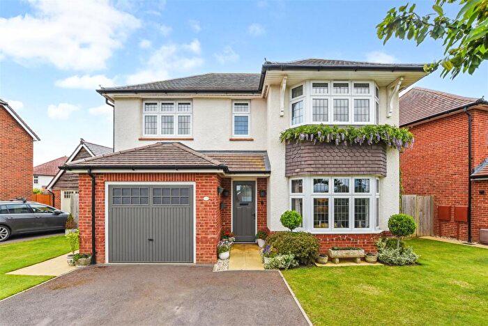 4 Bedroom Detached House For Sale In Songthrush Lane, Barnham, PO22