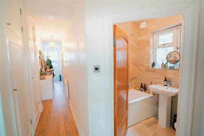 2 Bedroom Flat To Rent In Underhill Road, London, SE22