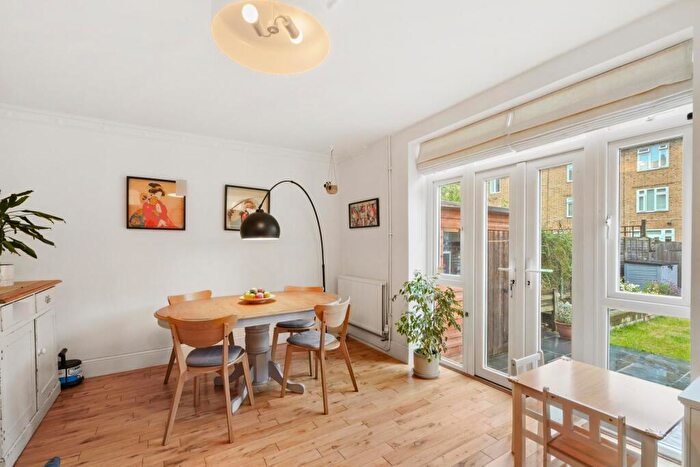 2 Bedroom Maisonette To Rent In Bruce Road, London, E3