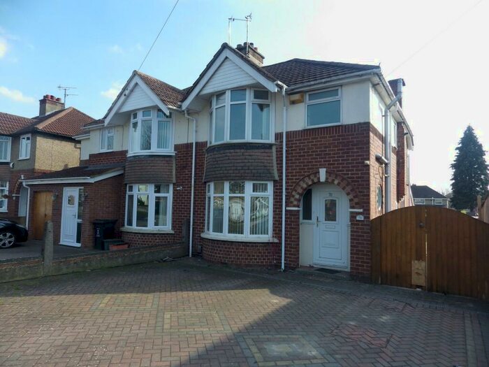 3 Bedroom Semi-Detached House To Rent In Headlands Grove, Swindon, Wiltshire, SN2