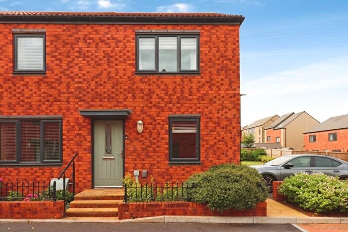 2 Bedroom End Of Terrace House For Sale In Normead Drive, Bristol, Avon, BS37