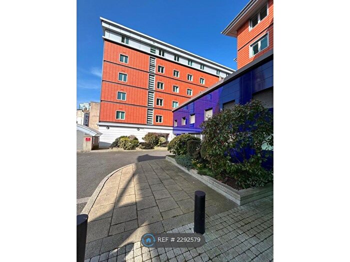 1 Bedroom Flat To Rent In Westminster Bridge Road, London, SE1