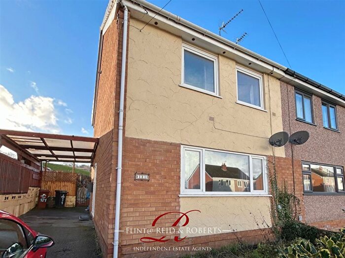 3 Bedroom Semi-Detached House For Sale In Windsor Drive, Flint, CH6