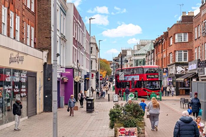 2 Bedroom Flat To Rent In High Street, Sutton, SM1