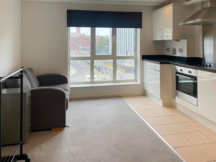 Studio To Rent In The Hive Apartments, Masshouse Plaza, Birmingham, B5