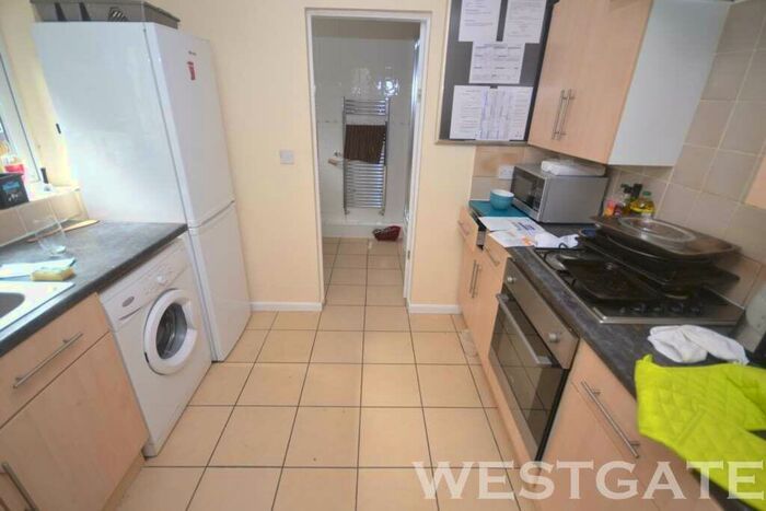 6 Bedroom Terraced House To Rent In Blenheim Road, Reading, RG1