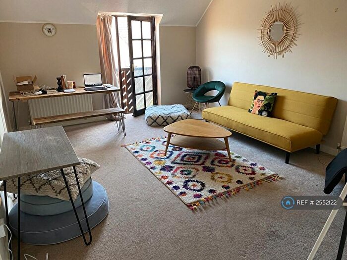 2 Bedroom Flat To Rent In Wigeon Court, London, NW9