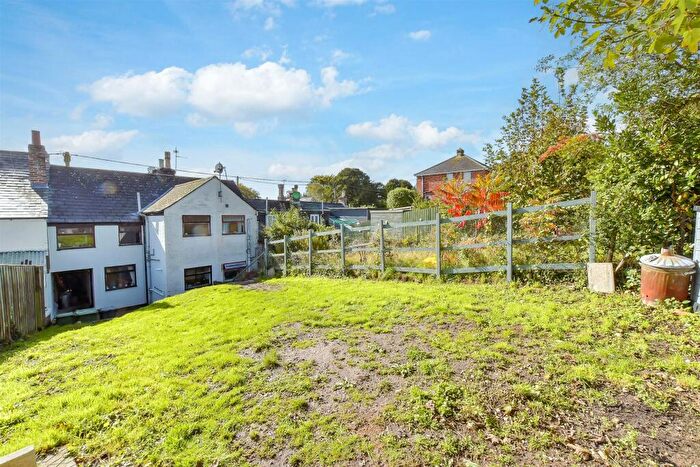 2 Bedroom Cottage For Sale In Carisbrooke High Street, Newport, Isle Of Wight, PO30