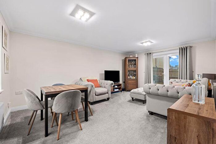 3 Bedroom Terraced House For Sale In Westmacott Road, Weymouth, DT3