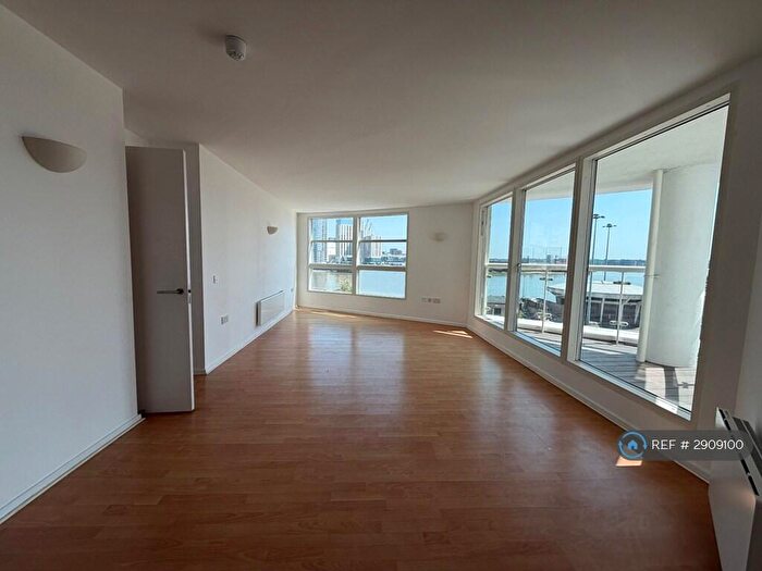 2 Bedroom Flat To Rent In Aurora Building, London, E14