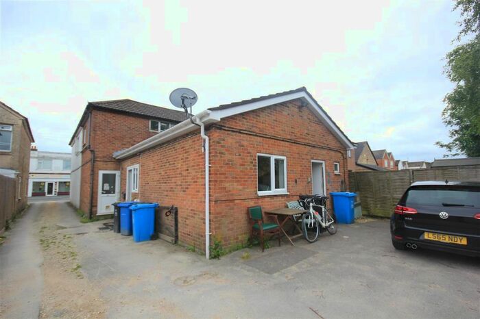 1 Bedroom Flat To Rent In Sea View Road, Parkstone, Poole, BH12