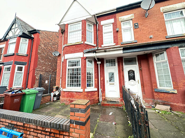 3 Bedroom Terraced House For Sale In Reynell Road, Manchester, M13