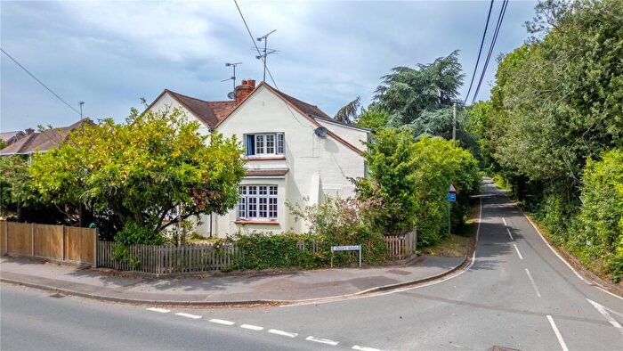 4 Bedroom Semi Detached House For Sale In Hyde End Road, Spencers Wood, Reading, Berkshire, RG7