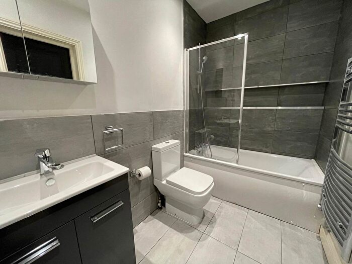 1 Bedroom Flat To Rent In Flat D, Harrow Road, Kensal Green, NW10