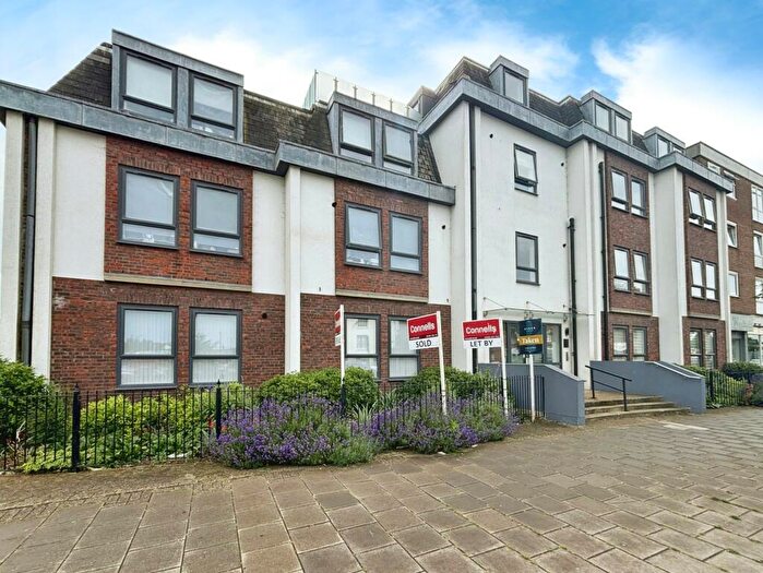 2 Bedroom Apartment To Rent In Buckingham Street, Aylesbury, Buckinghamshire, HP20