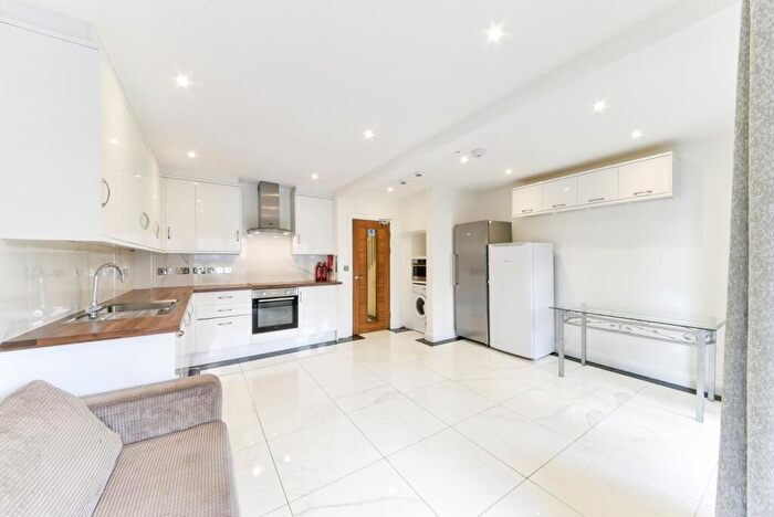 5 Bedroom Terraced House To Rent In Lancaster Drive, Canary Wharf, London, E14