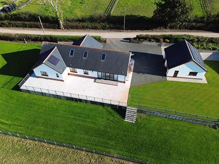 3 Bedroom Property For Sale In Llangynog, Carmarthen, SA33