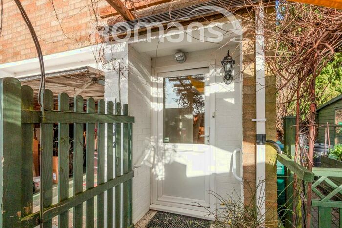 1 Bedroom Flat To Rent In Camberry Close, RG21