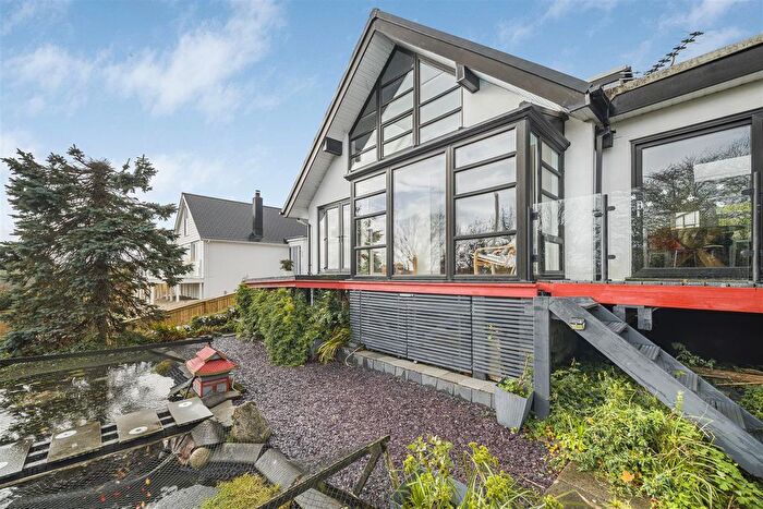 4 Bedroom Detached House For Sale In Coltshill Drive, Swansea, SA3