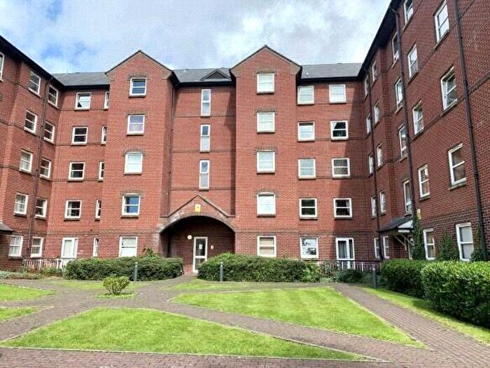1 Bedroom Apartment To Rent In Hathersage Road, Manchester, Greater Manchester, M13