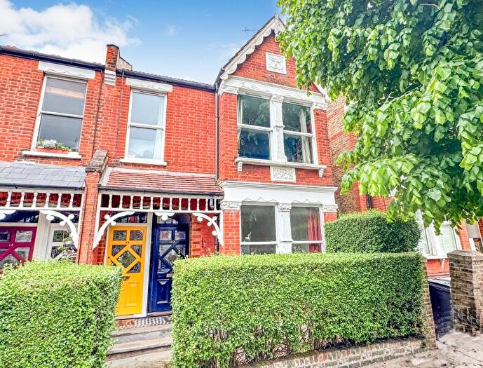 2 Bedroom Flat For Sale In Princes Avenue, London, N22