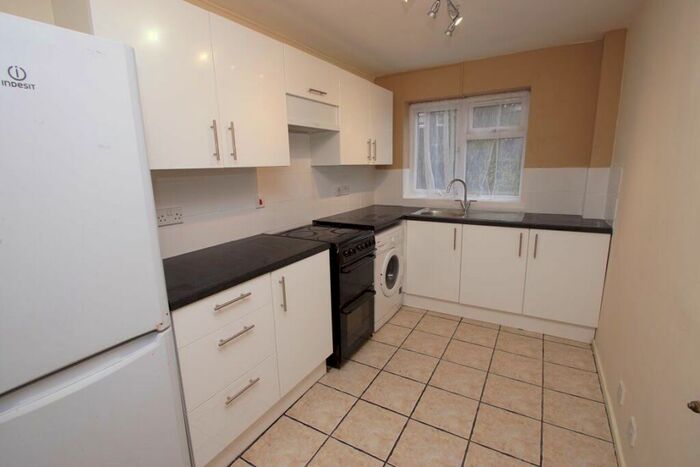 1 Bedroom Flat To Rent In Suffolk Close, SL1