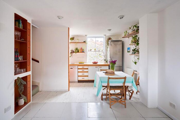 3 Bedroom Terraced House For Sale In Fremont Street, Victoria Park, E9