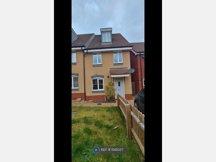 3 Bedroom Semi-Detached House To Rent In Redpoll Road, Costessey, Norwich, NR8
