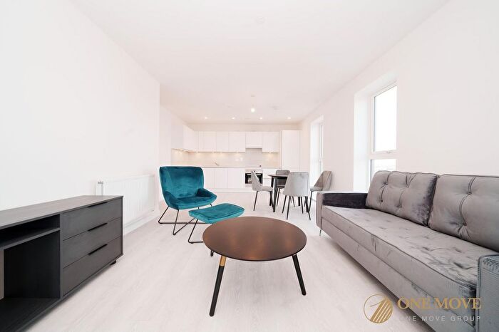 2 Bedroom Flat To Rent In Tabbard Apartments, East Acton, W3